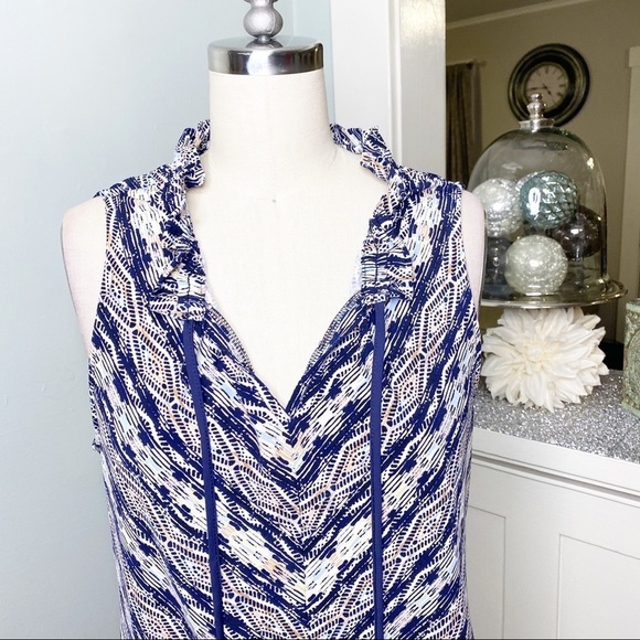 White House Black Market Chevron Tie Front Sleeveless Blouse Blue & White - Picture 8 of 12